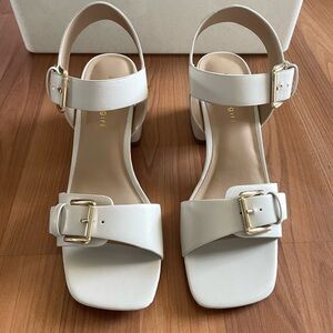 LC Lauren Conrad Cream Sandals with Gold Accents